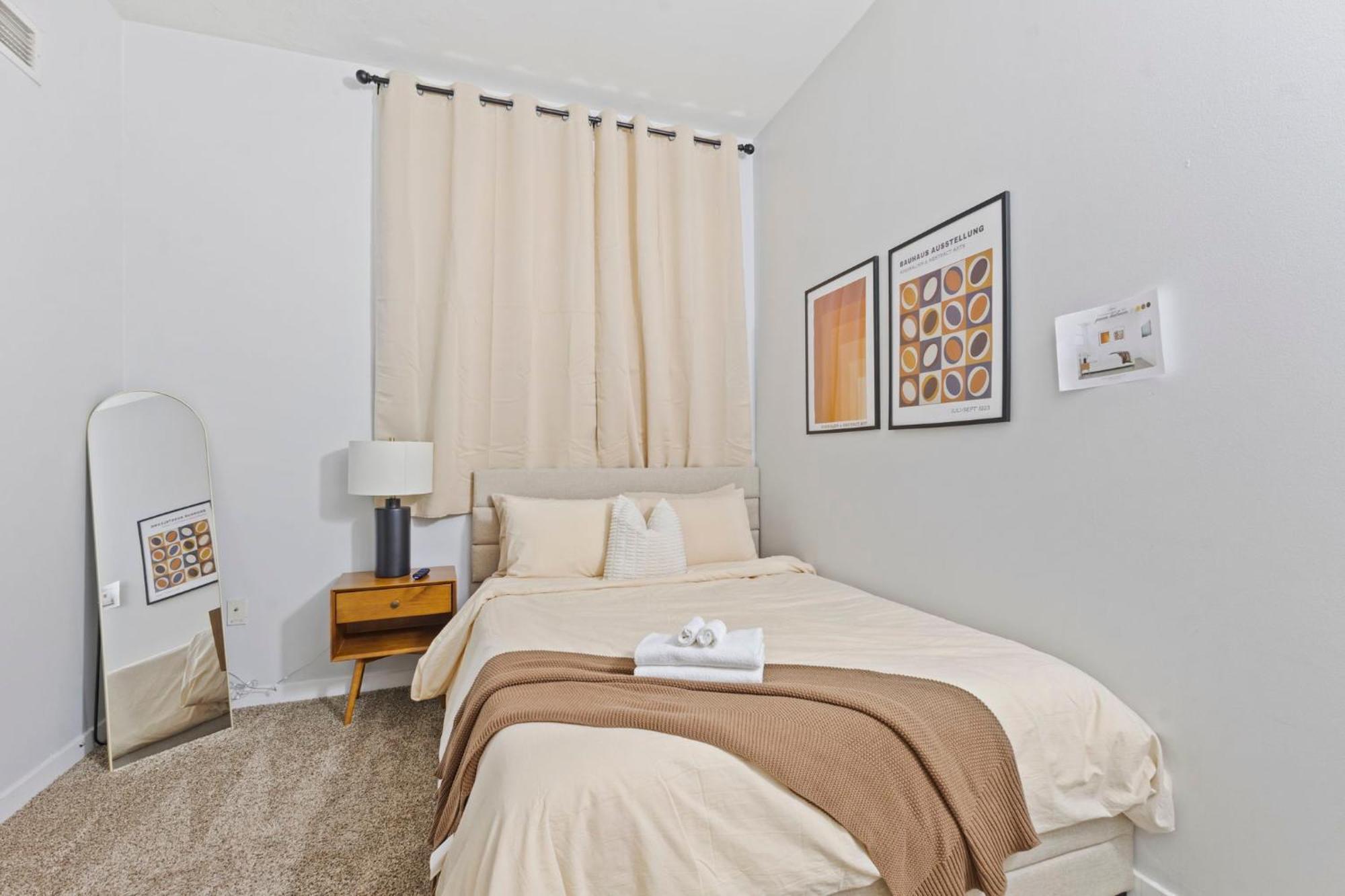 Апартаменти Indy Loft - Monument Circle - Sleeps 7 - Convention Walkable Індіанаполіс Екстер'єр фото