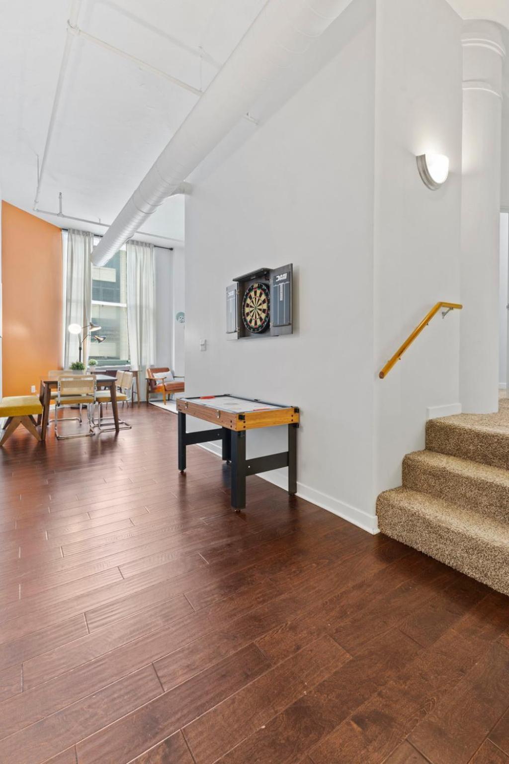 Апартаменти Indy Loft - Monument Circle - Sleeps 7 - Convention Walkable Індіанаполіс Екстер'єр фото