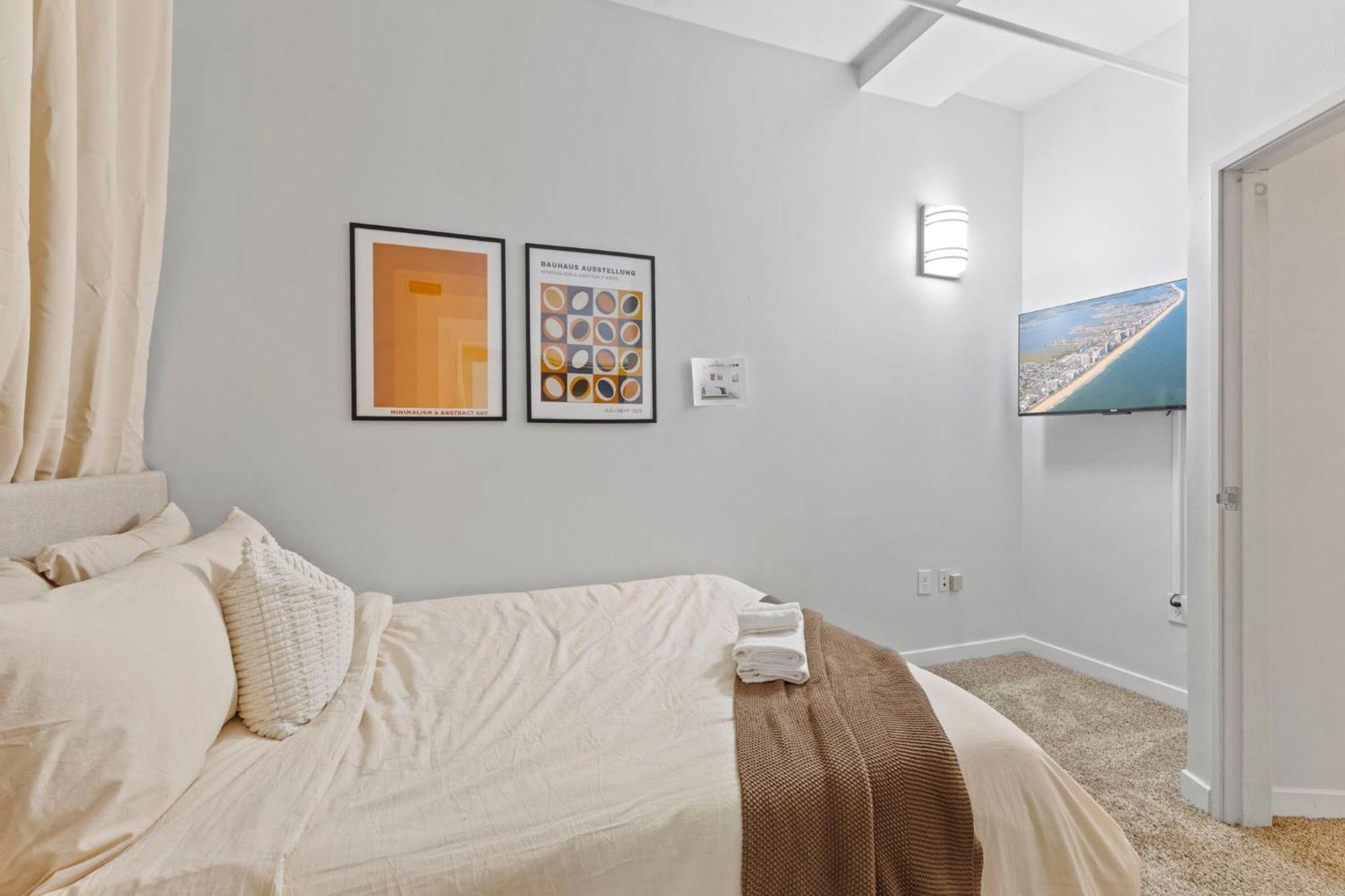 Апартаменти Indy Loft - Monument Circle - Sleeps 7 - Convention Walkable Індіанаполіс Екстер'єр фото