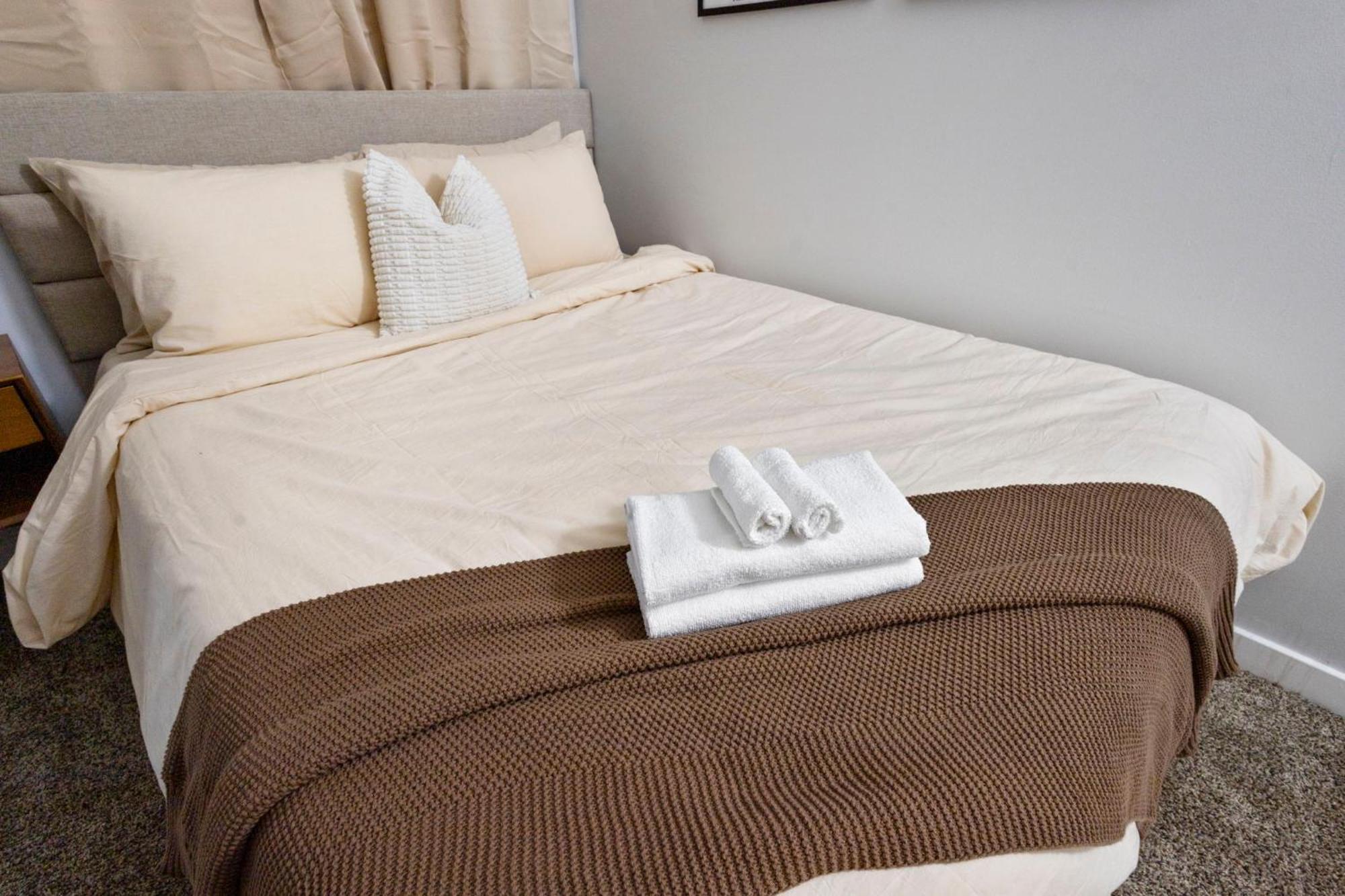 Апартаменти Indy Loft - Monument Circle - Sleeps 7 - Convention Walkable Індіанаполіс Екстер'єр фото